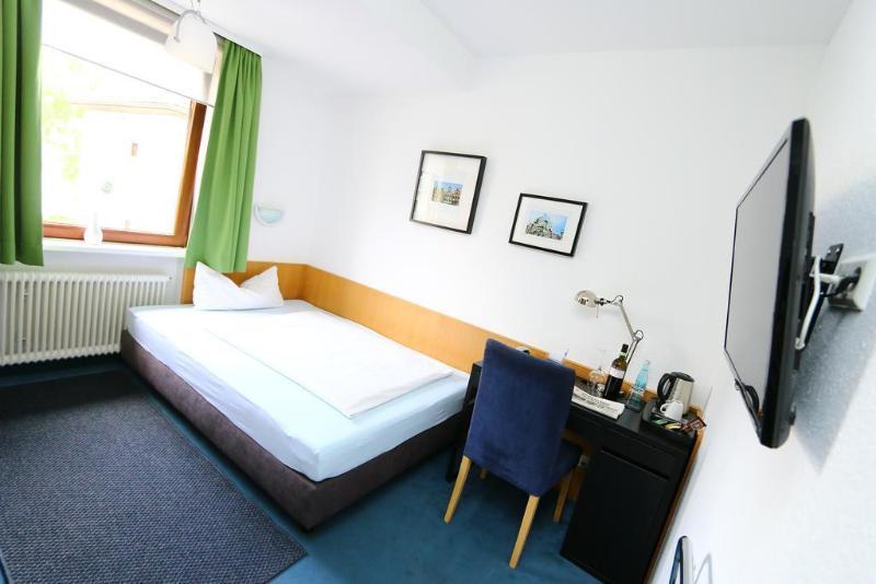 City Hotel Fellbach 24H Check-In Exteriör bild