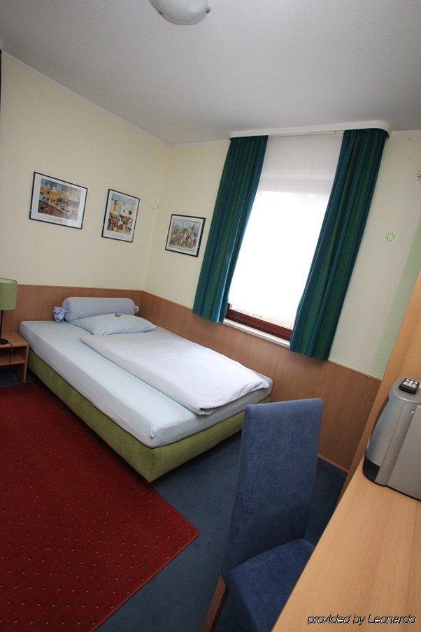 City Hotel Fellbach 24H Check-In Exteriör bild