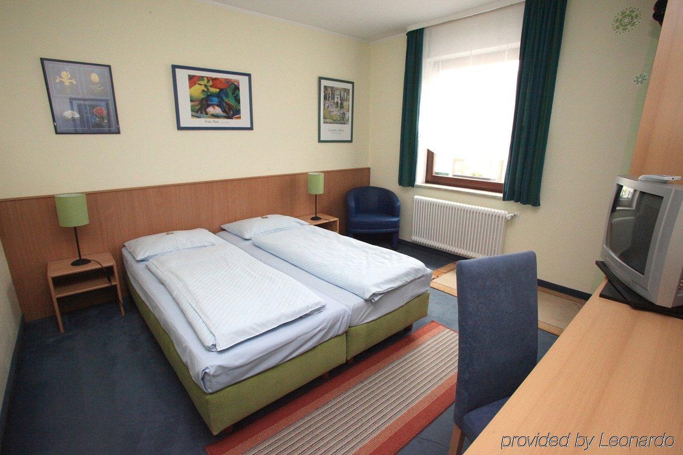 City Hotel Fellbach 24H Check-In Exteriör bild